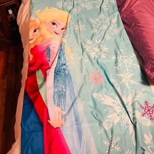 Disney Frozen - Bath curtains and toilet cover for kids.